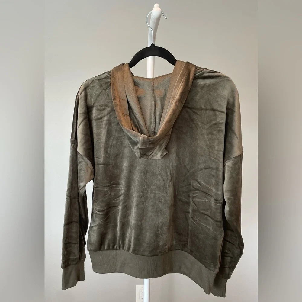 Felina Olive Velour Sweatsuit with Zip-Up Jacket and Jogger Pants - Size Medium - Picture 7 of 9